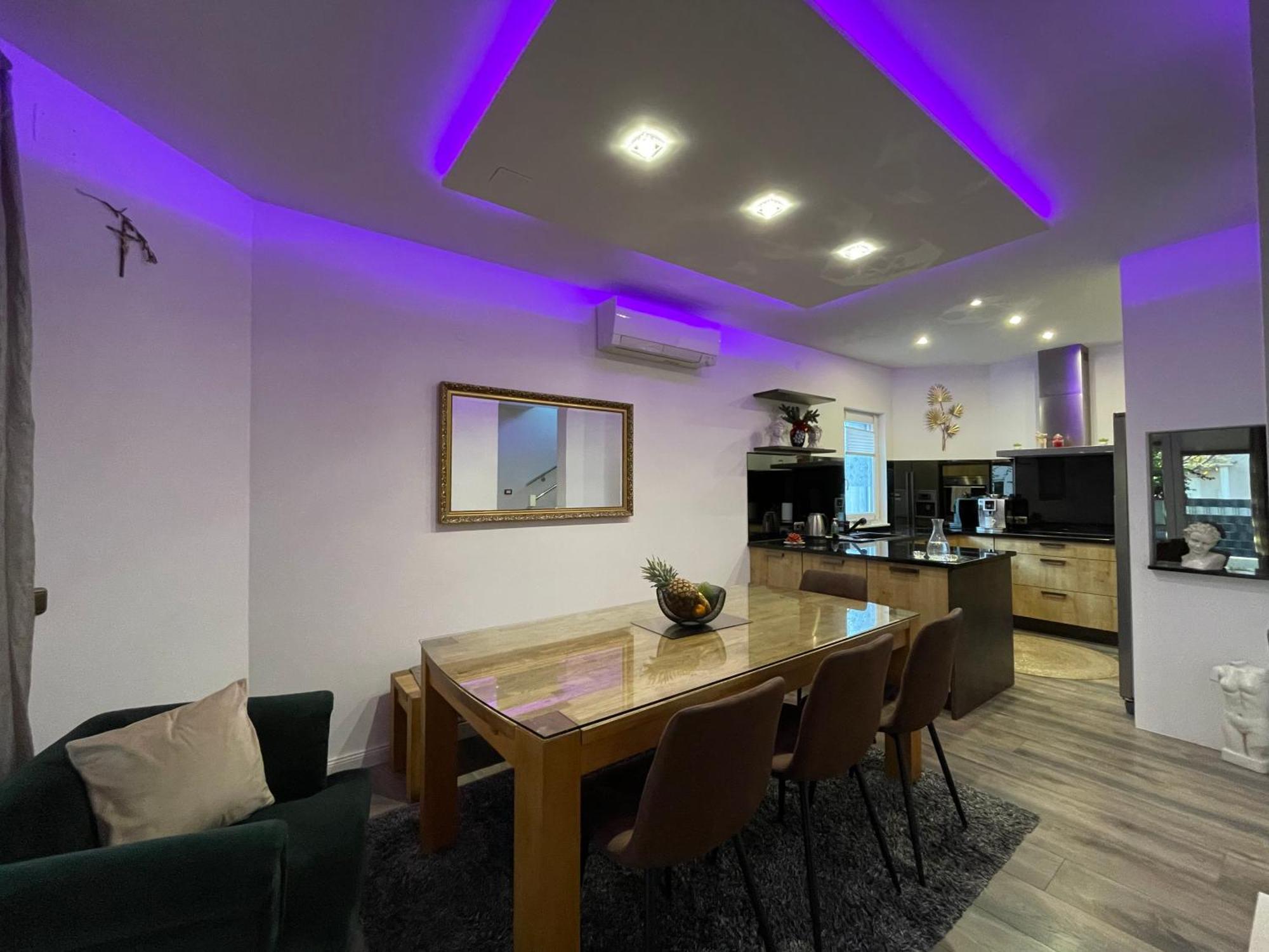 Villa Andrijana - Exclusively Yours - Family Getaway With Private Pool Kastela Luaran gambar