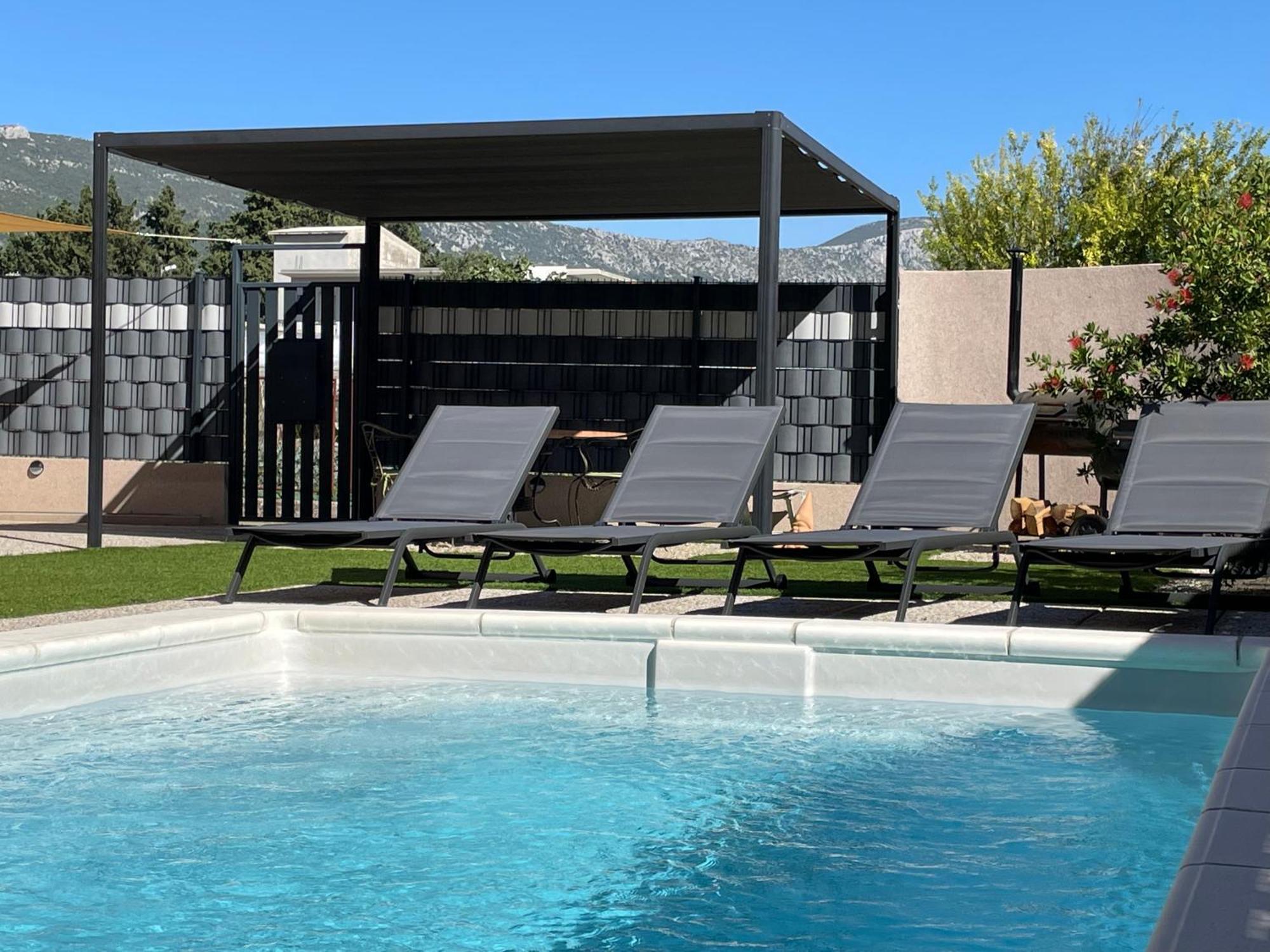 Villa Andrijana - Exclusively Yours - Family Getaway With Private Pool Kastela Luaran gambar