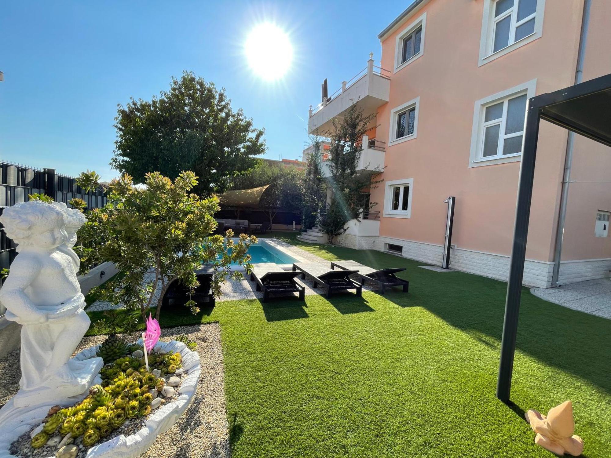 Villa Andrijana - Exclusively Yours - Family Getaway With Private Pool Kastela Luaran gambar