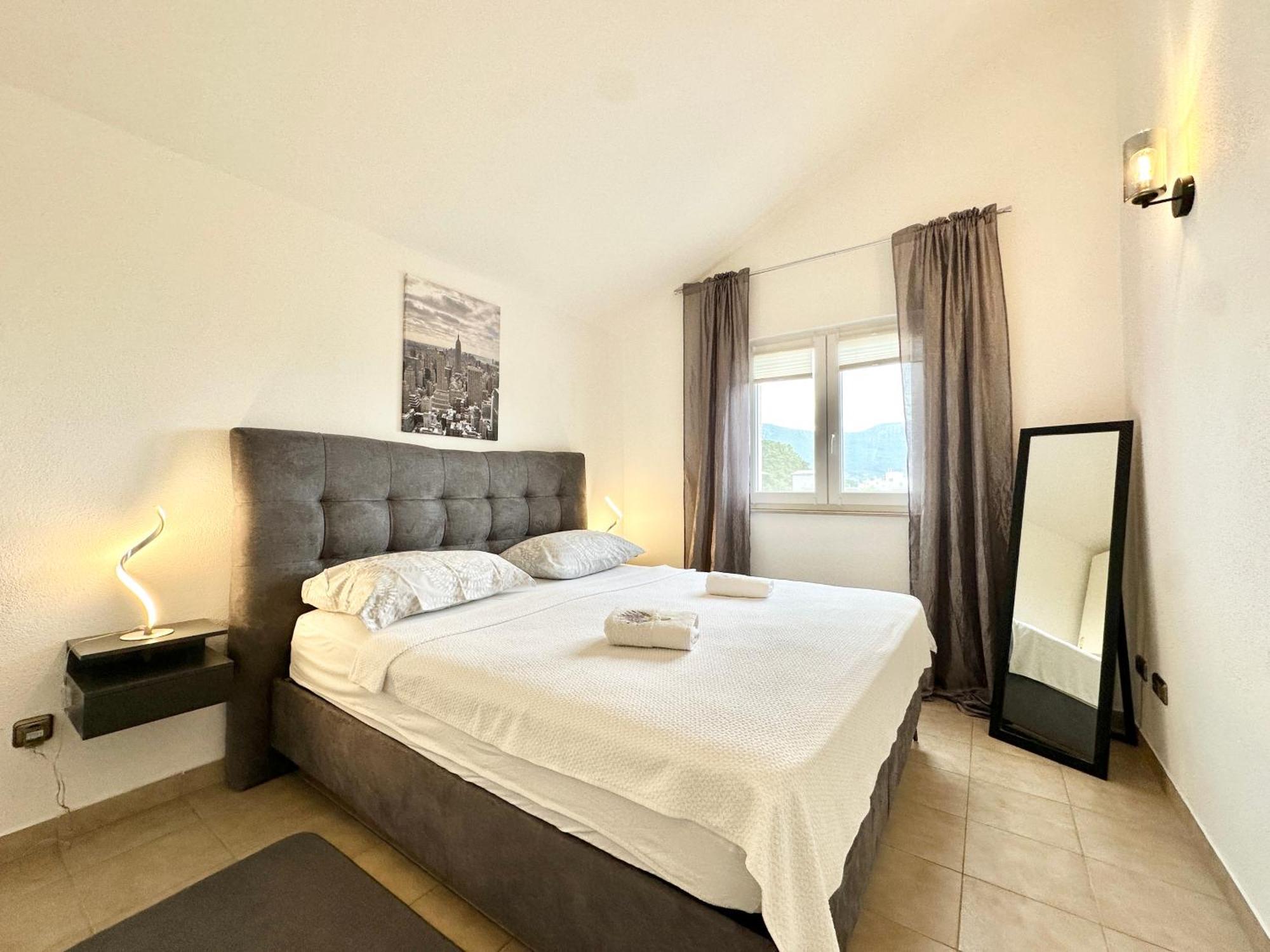 Villa Andrijana - Exclusively Yours - Family Getaway With Private Pool Kastela Luaran gambar