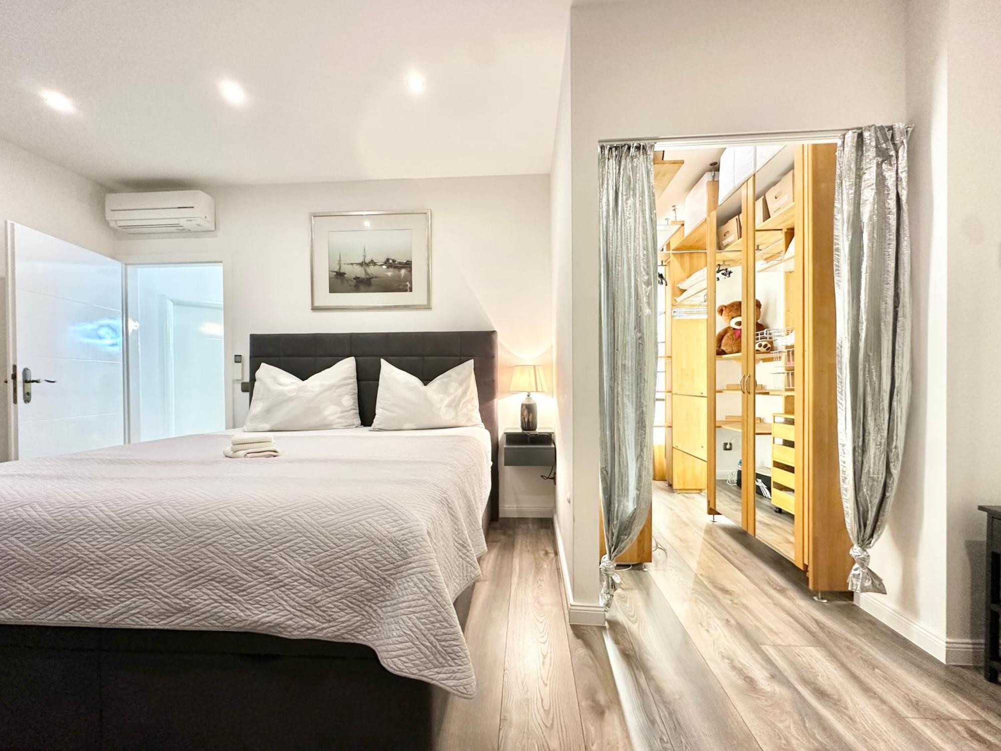 Villa Andrijana - Exclusively Yours - Family Getaway With Private Pool Kastela Luaran gambar